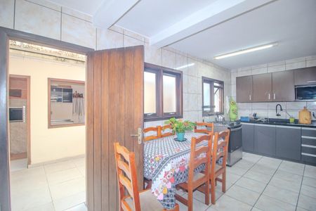 Casa à venda com 161m², 3 quartos e 2 vagasCozinha