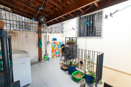 Casa à venda com 100m², 2 quartos e 1 vagaLavanderia