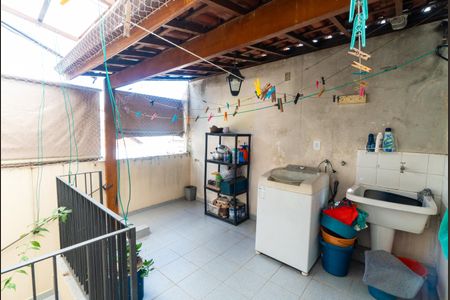Casa à venda com 100m², 2 quartos e 1 vagaLavanderia