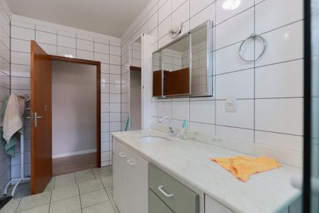 Casa para alugar com 390m², 3 quartos e 3 vagas Casa para alugar com 390m², 3 quartos e 3 vagasBanheiro social 1