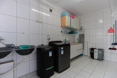 Casa para alugar com 390m², 3 quartos e 3 vagas Casa para alugar com 390m², 3 quartos e 3 vagasÁrea de serviço