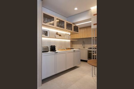 Cozinha de apartamento para alugar com 2 quartos, 118m² em Cerqueira César, São Paulo