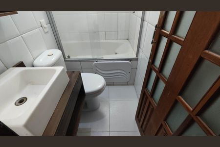 Casa para alugar com 250m², 4 quartos e 3 vagasBanheiro da Suíte