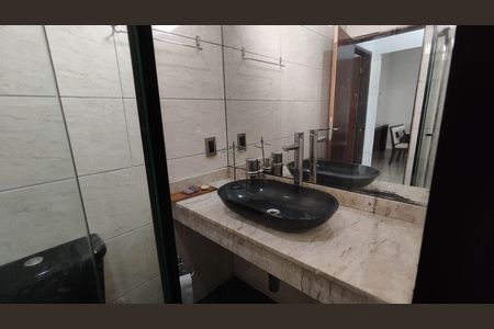 Casa para alugar com 250m², 4 quartos e 3 vagasBanheiro social