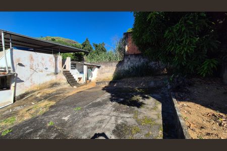 Casa à venda com 67m², 2 quartos e sem vagaTerreno nos fundos 