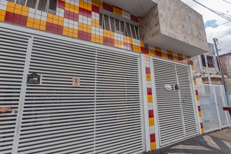 Casa para alugar com 50m², 2 quartos e 1 vaga Casa para alugar com 50m², 2 quartos e 1 vagaFachada