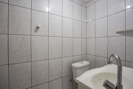 Casa para alugar com 50m², 2 quartos e 1 vaga Casa para alugar com 50m², 2 quartos e 1 vagaBanheiro da Suíte