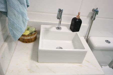 Casa de condomínio à venda com 220m², 4 quartos e 2 vagas Casa de condomínio à venda com 220m², 4 quartos e 2 vagasBanheiro