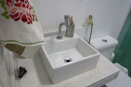 Casa de condomínio à venda com 220m², 4 quartos e 2 vagas Casa de condomínio à venda com 220m², 4 quartos e 2 vagasBanheiro