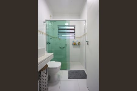 Casa de condomínio à venda com 220m², 4 quartos e 2 vagas Casa de condomínio à venda com 220m², 4 quartos e 2 vagasBanheiro