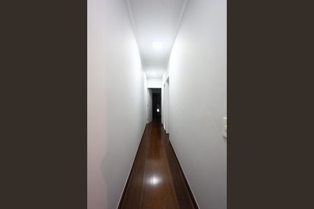 Casa de condomínio à venda com 220m², 4 quartos e 2 vagas Casa de condomínio à venda com 220m², 4 quartos e 2 vagascorredor