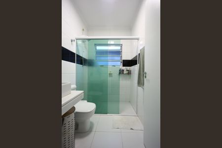 Casa de condomínio à venda com 220m², 4 quartos e 2 vagas Casa de condomínio à venda com 220m², 4 quartos e 2 vagasBanheiro