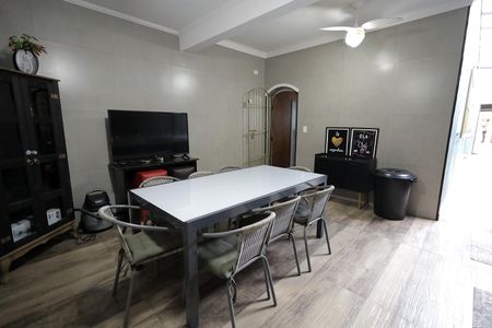 Casa à venda com 250m², 5 quartos e 2 vagasÁrea Gourmet