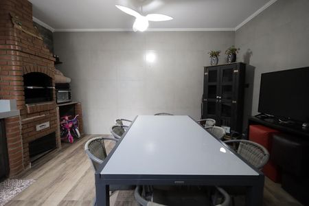 Casa à venda com 250m², 5 quartos e 2 vagasÁrea Gourmet
