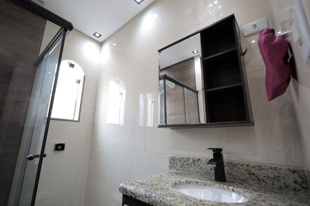 Casa à venda com 250m², 5 quartos e 2 vagasBanheiro 2