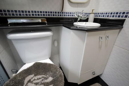 Casa à venda com 250m², 5 quartos e 2 vagasBanheiro 1