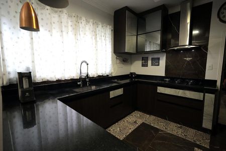 Casa à venda com 250m², 5 quartos e 2 vagasCozinha