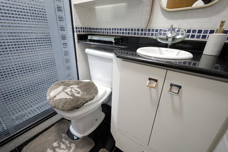 Casa à venda com 250m², 5 quartos e 2 vagasBanheiro 1