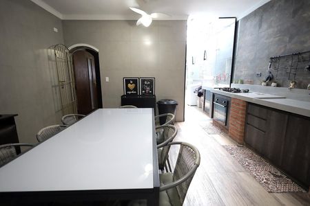 Casa à venda com 250m², 5 quartos e 2 vagasÁrea Gourmet