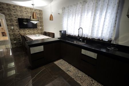 Casa à venda com 250m², 5 quartos e 2 vagasCozinha