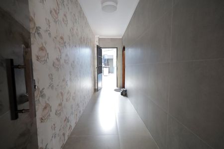 Casa à venda com 250m², 5 quartos e 2 vagasCorredor