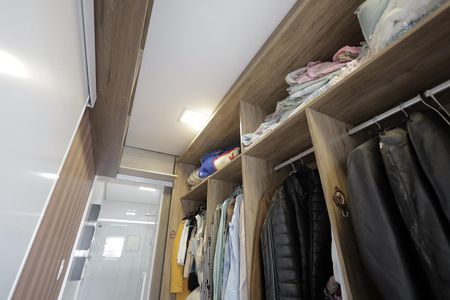 Casa à venda com 250m², 5 quartos e 2 vagasCloset