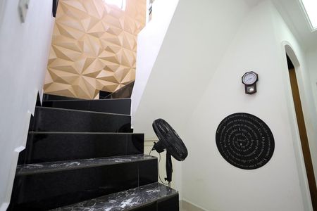 Casa à venda com 250m², 5 quartos e 2 vagasEscada