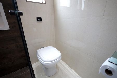 Casa à venda com 250m², 5 quartos e 2 vagasBanheiro 2