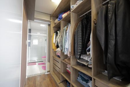 Casa à venda com 250m², 5 quartos e 2 vagasCloset