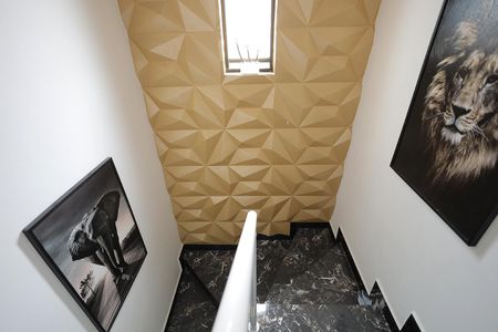 Casa à venda com 250m², 5 quartos e 2 vagasEscada