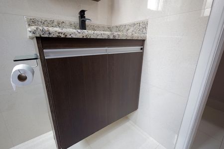 Casa à venda com 250m², 5 quartos e 2 vagasBanheiro 2