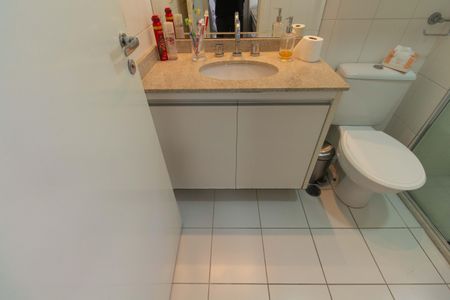 Apartamento para alugar com 144m², 4 quartos e 2 vagas Apartamento para alugar com 144m², 4 quartos e 2 vagasBanheiro da Suíte 2