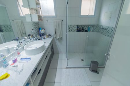 Apartamento para alugar com 144m², 4 quartos e 2 vagas Apartamento para alugar com 144m², 4 quartos e 2 vagasBanheiro da Suíte 1