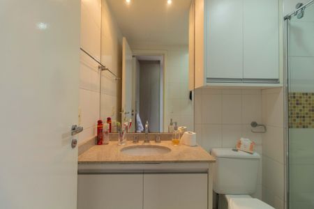 Apartamento para alugar com 144m², 4 quartos e 2 vagas Apartamento para alugar com 144m², 4 quartos e 2 vagasBanheiro da Suíte 2