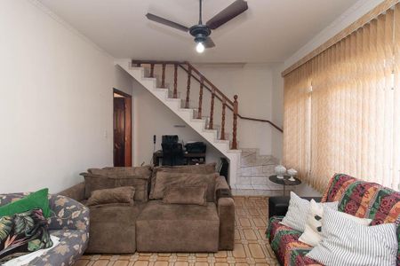 Casa à venda com 117m², 3 quartos e 3 vagasSala