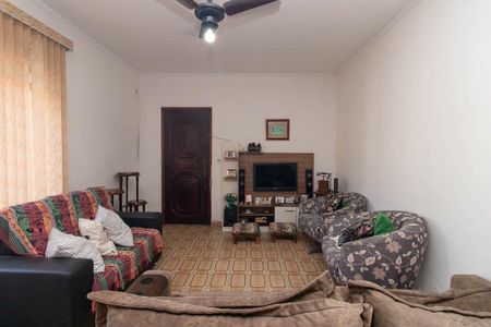 Casa à venda com 117m², 3 quartos e 3 vagasSala