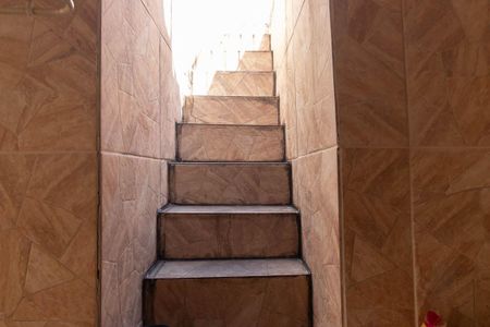 Casa à venda com 117m², 3 quartos e 3 vagasEscada
