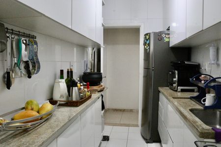 Apartamento para alugar com 77m², 2 quartos e 2 vagas Apartamento para alugar com 77m², 2 quartos e 2 vagasCozinha