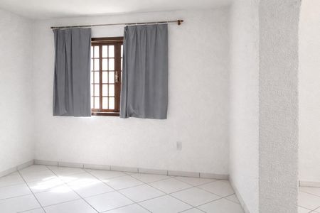 Casa para alugar com 80m², 2 quartos e 1 vaga