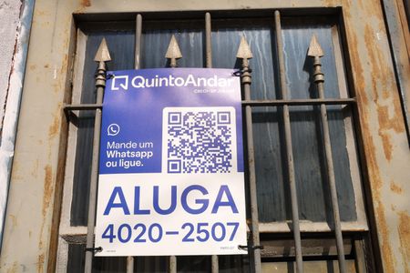 Casa para alugar com 70m², 5 quartos e sem vagaPlaca instalada no portão do imóvel - Código da placa: YWPD-227