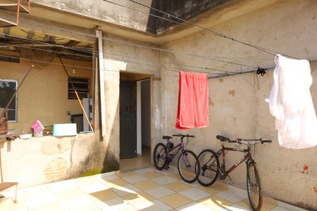 Casa para alugar com 70m², 5 quartos e sem vagaQuintal