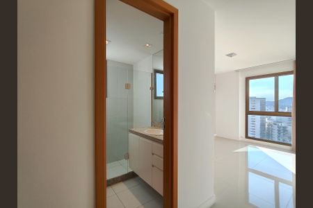 Apartamento à venda com 273m², 4 quartos e 3 vagasSuíte 1