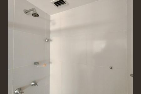 Apartamento à venda com 273m², 4 quartos e 3 vagasBanheiro da Suíte 2