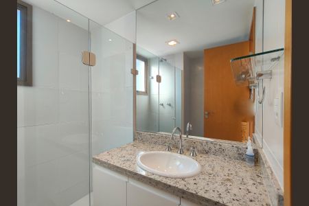 Apartamento à venda com 273m², 4 quartos e 3 vagasBanheiro da Suíte 1