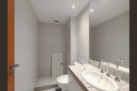 Apartamento à venda com 273m², 4 quartos e 3 vagasBanheiro social