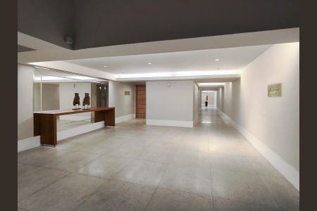 Apartamento à venda com 273m², 4 quartos e 3 vagasFachada e portaria