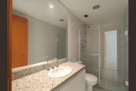 Apartamento à venda com 273m², 4 quartos e 3 vagasBanheiro da Suíte 3