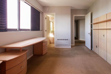 Apartamento para alugar com 305m², 5 quartos e 2 vagas Apartamento para alugar com 305m², 5 quartos e 2 vagasQuarto 2 - Suíte