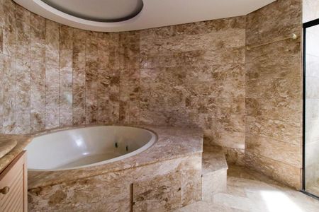 Apartamento para alugar com 305m², 5 quartos e 2 vagas Apartamento para alugar com 305m², 5 quartos e 2 vagasBanheiro da Suíte 3