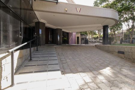 Apartamento para alugar com 305m², 5 quartos e 2 vagas Apartamento para alugar com 305m², 5 quartos e 2 vagasÁrea externa